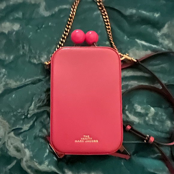 Marc Jacobs Vanity Bag! (Berry Pink) - Picture 5 of 7